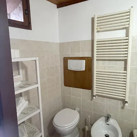 Piazzetta Del Forno Grazioso Bilocale Ad アッセルジ