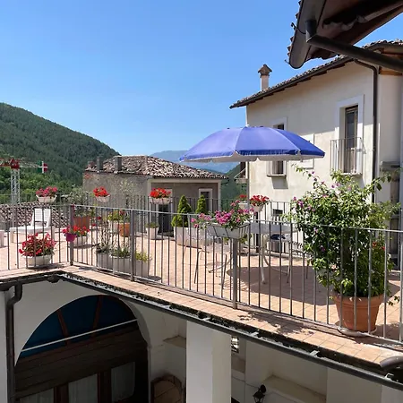 Piazzetta Del Forno Grazioso Bilocale Ad アパート